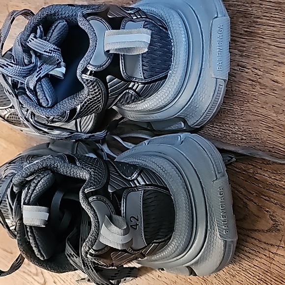Size 9 balenciaga - Picture 5 of 5